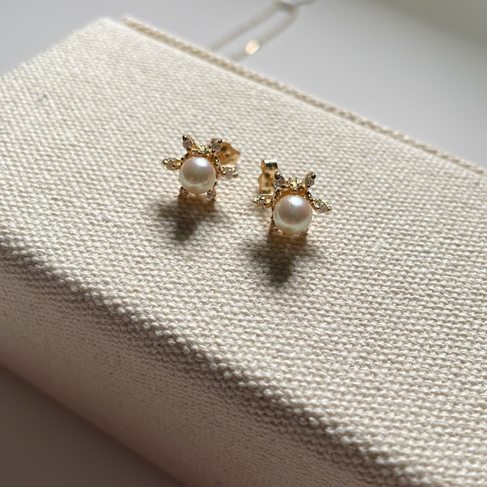 Yellow Gold Diamond Necklace & Earring Set